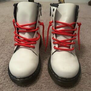 Kids size 3 / women’s size 5 Dr martens